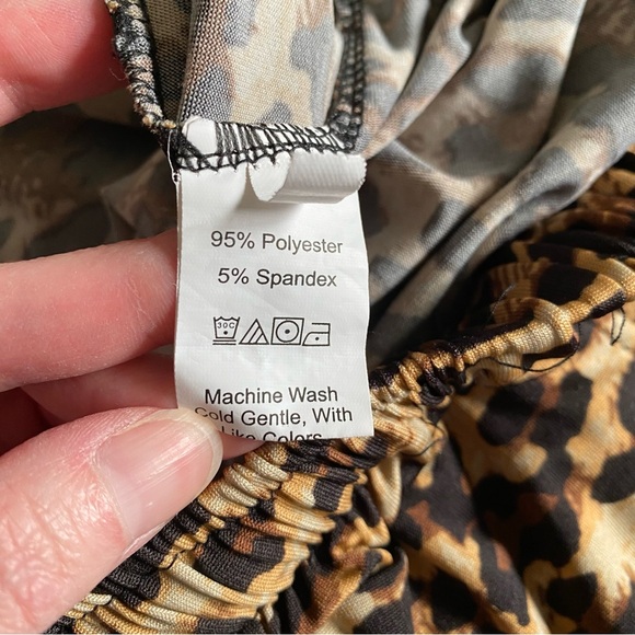 Cheetah print shorts - Picture 4 of 5